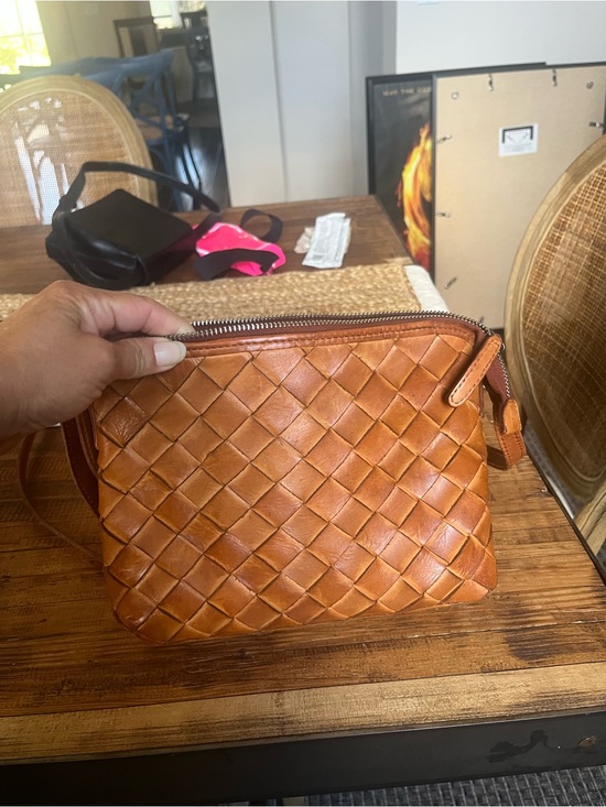 Vilenca Holland Handbags - Vilenca Holland Woven Leather Crossbody Bag - Tan